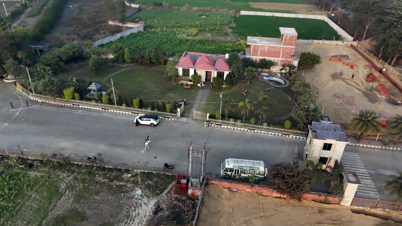 Buy Farmhouse in Lucknow